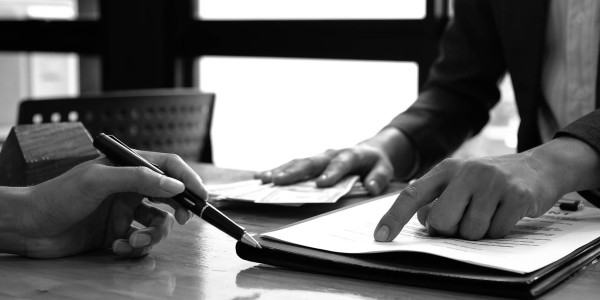 Derecho Inmobiliario / Abogados Inmobiliarios Girona · Resolución de Disputas / Conflictos entre Arrendadores e Inquilinos