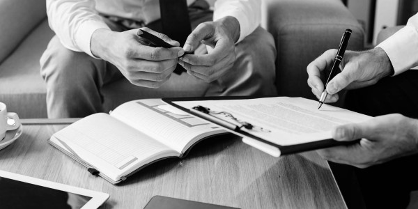 Derecho Mercantil / Abogados Mercantilistas Girona · Cumplimiento Normativas de Protección de Datos / RGPD / LOPD