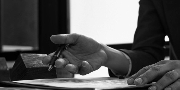 Derecho Mercantil / Abogados Mercantilistas Girona · Redacción y Revisión de Contratos de Construcción y Proyectos Obra Pública