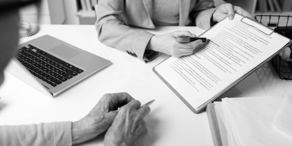 Derecho Mercantil / Abogados Mercantilistas Girona · Cumplimiento de Normativas Derechos Consumidor